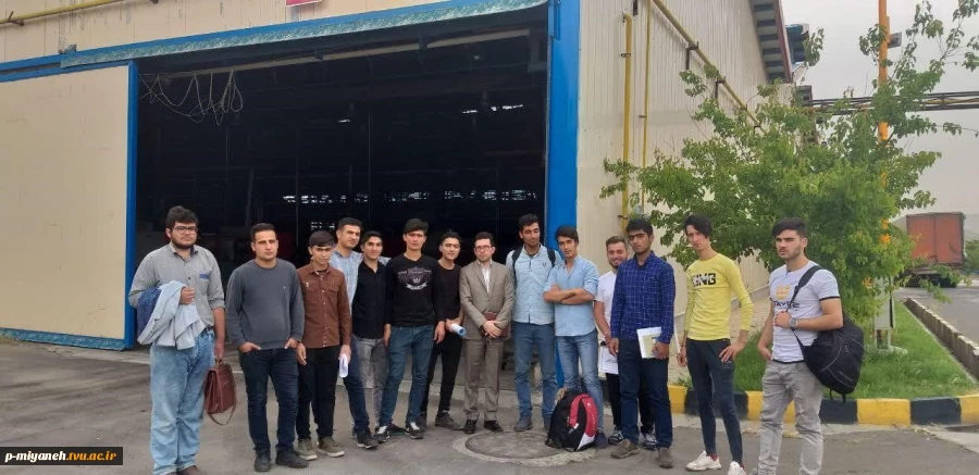 گزارش بازدید دانشجویان مکانیک خودرو آموزشکده فنی و حرفه ای میانه از 
شرکت گیربکس سازی میانرو 2