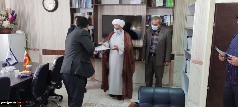 تجلیل از برگزیدگان مسابقات مهارتی دانشگاه فنی و حرفه ای شمالغرب با حضور امام جمعه میانه 4