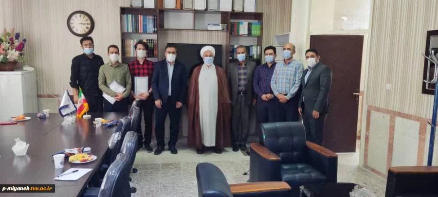 تجلیل از برگزیدگان مسابقات مهارتی دانشگاه فنی و حرفه ای شمالغرب با حضور امام جمعه میانه 6