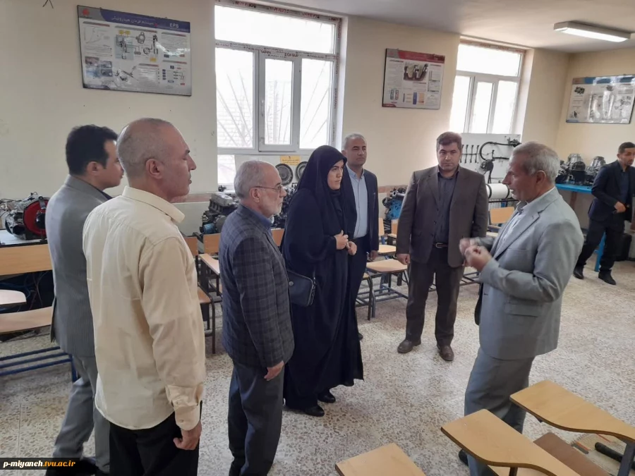 بازدید خانم دکتر عبداللهی؛نماینده مردم در مجلس شورای اسلامی از دانشگاه ملی مهارت مرکز میانه 5