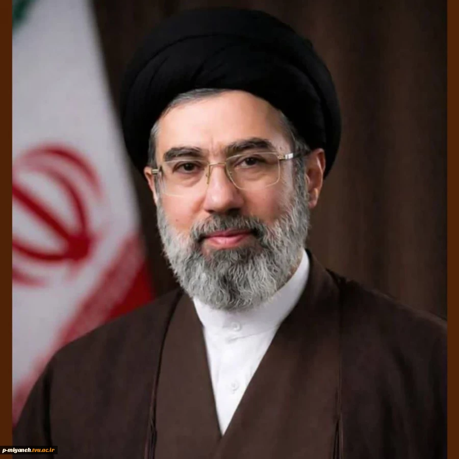 رئیس،کارکنان،اساتید و دانشجویان آموزشکده ملی مهارت میانه انتخاب حضرت آیت الله سیدمجتبی خامنه ای را تبریک گفتند 2